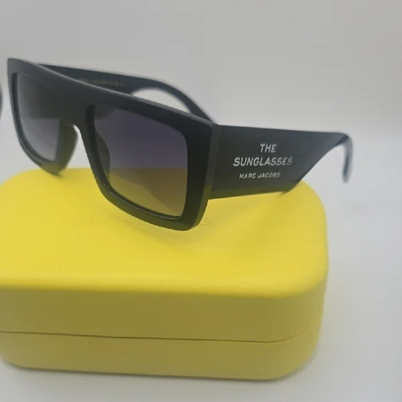 Marc Jacobs Black The Sunglasses Women's Sunnies (NWOT)(CASE/DUST CLOTH)🖤🤍🖤